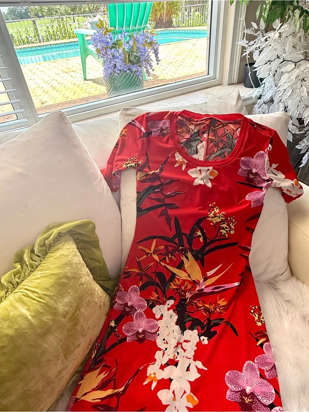 Red Floral Short Sleeve Bodycon Dress - Picture 4 of 6